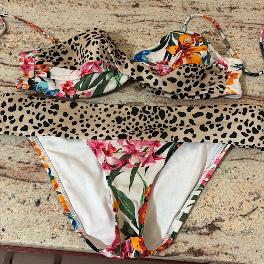 Victoria’s Secret bikini